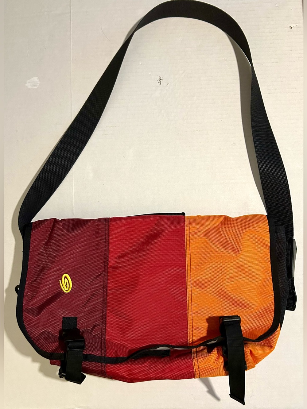 Timbuk2 Classic Three-Panel Messenger Bag Red Orange Sunset Canvas Crossbody